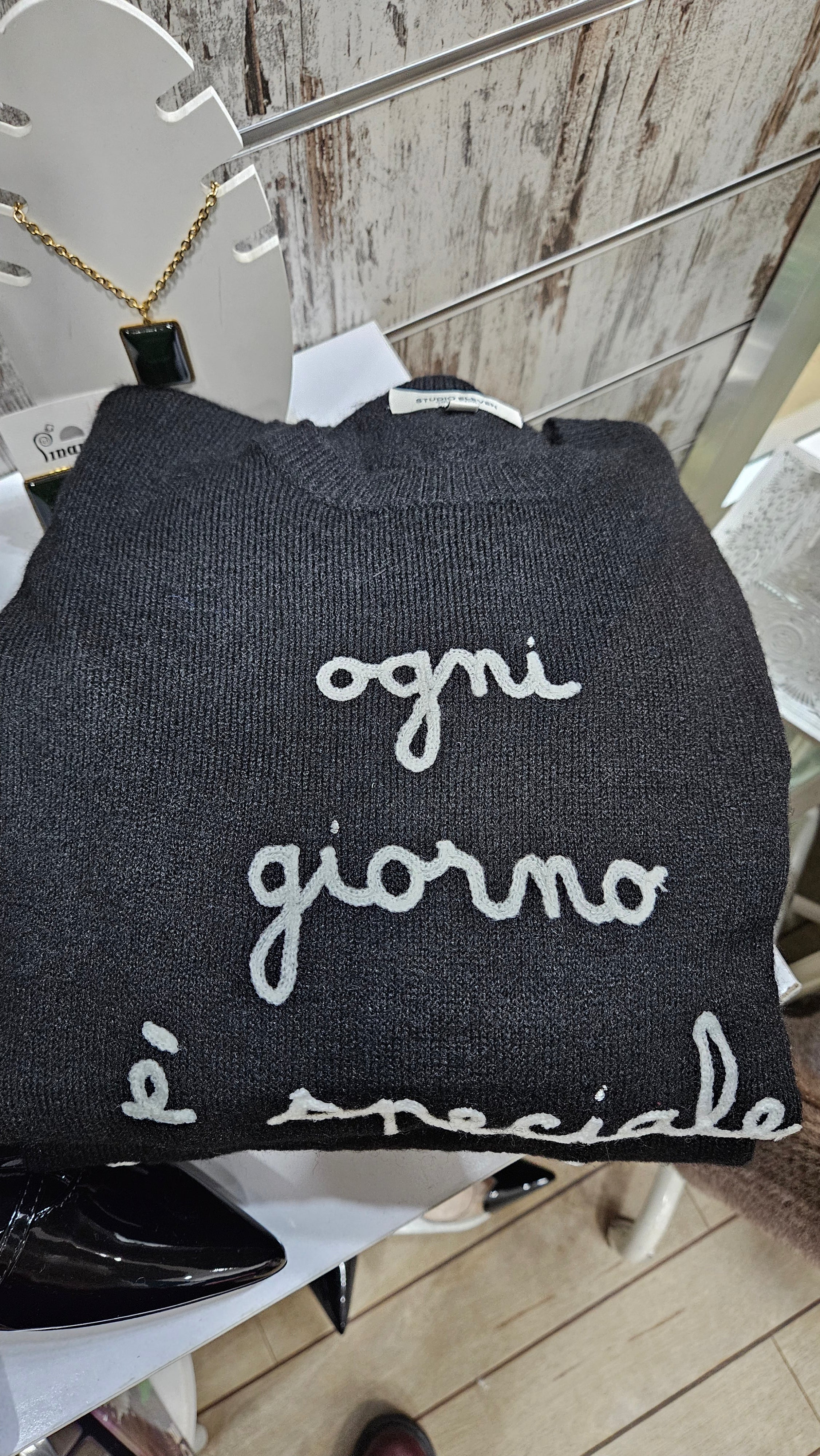 Maglioncino Ogni giorno è speciale ❤️